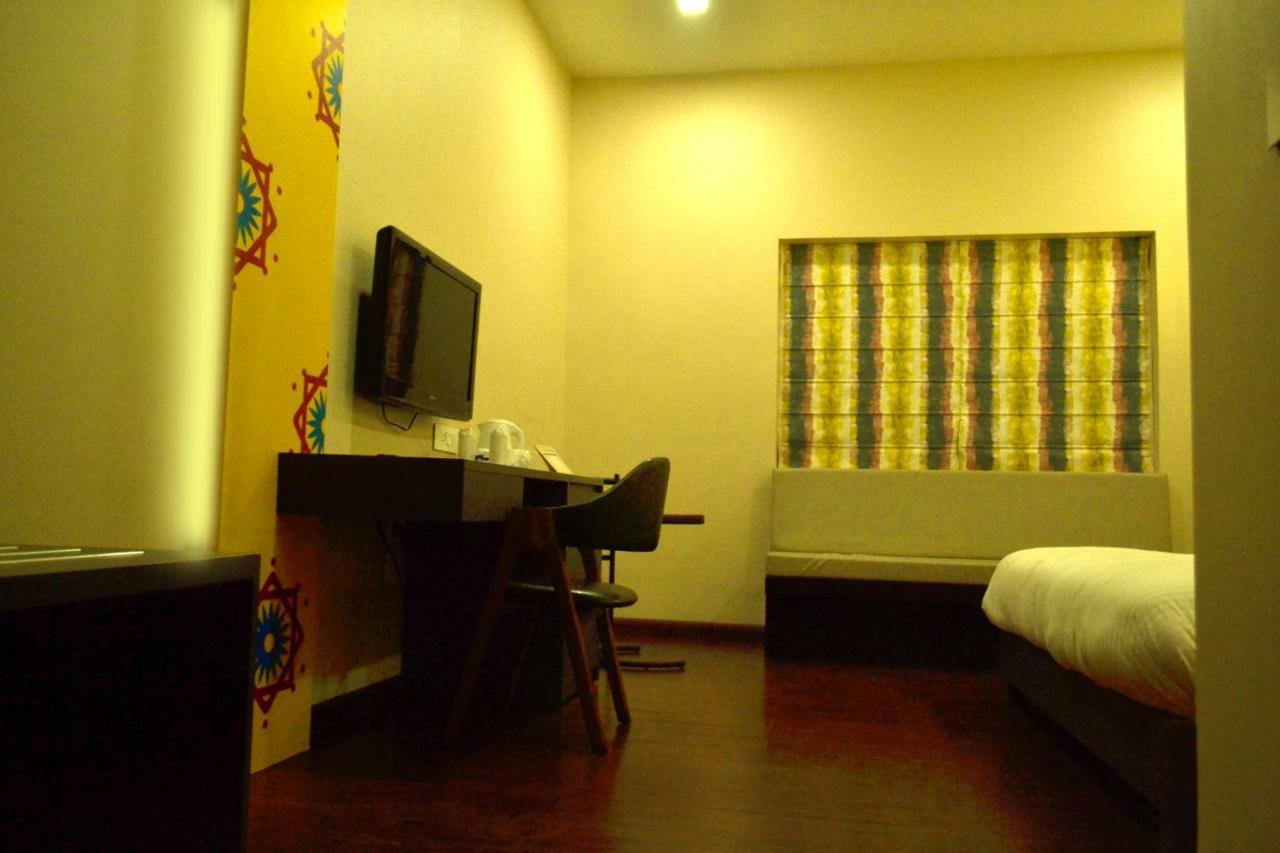 Hotel Asansol International Экстерьер фото